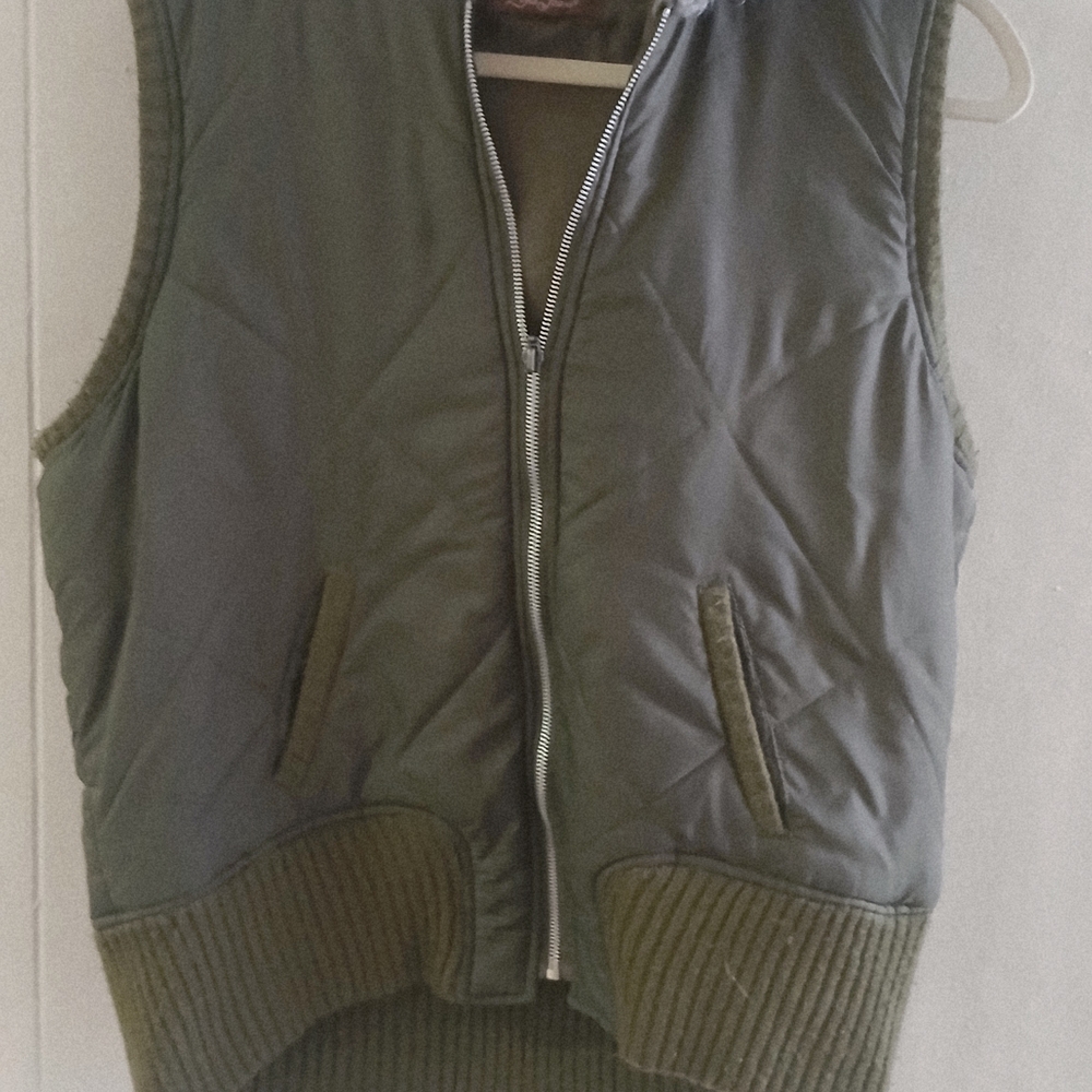 Stylish Olive Women's Quilted Vest